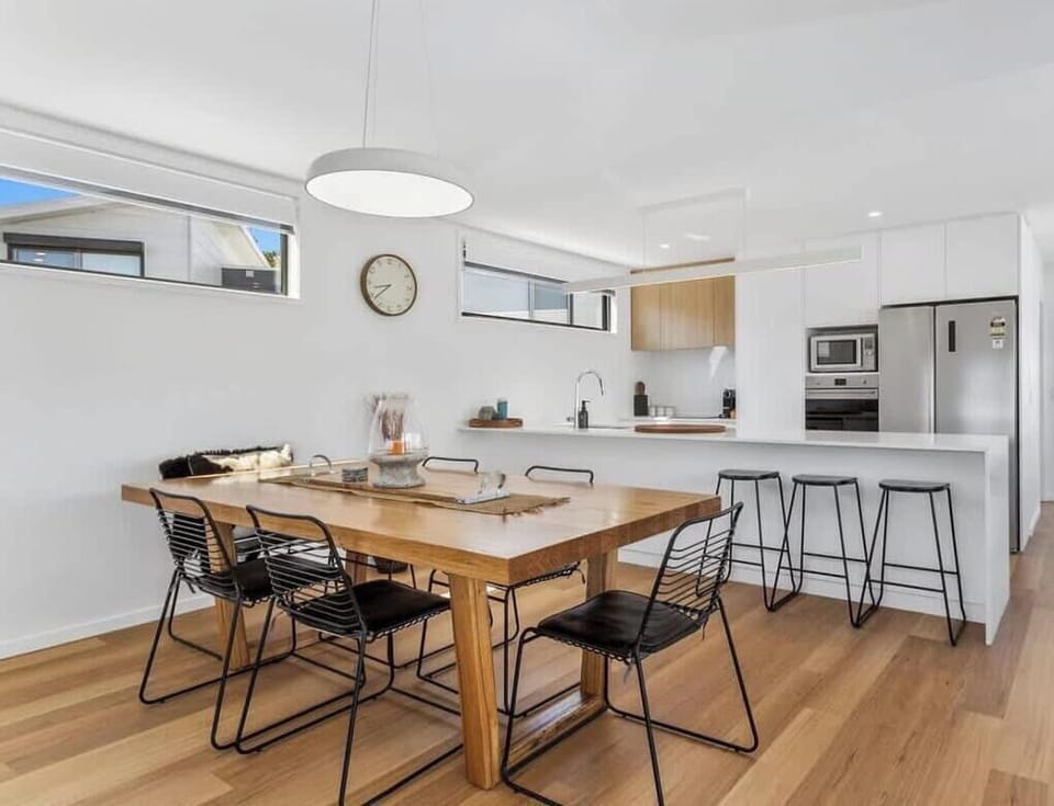 Jiankun Melbourne, Australia Jiankun Rating, 5 stars ,· 2 weeks ago Great location, excellent room, and the kitchen utensils are very comprehensive.