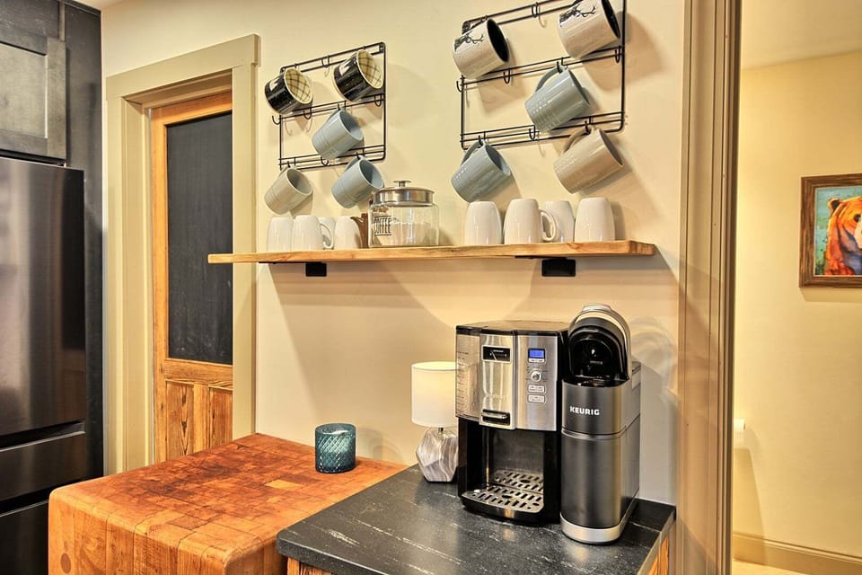 Coffee Station with Keurig and Regular Coffee Make