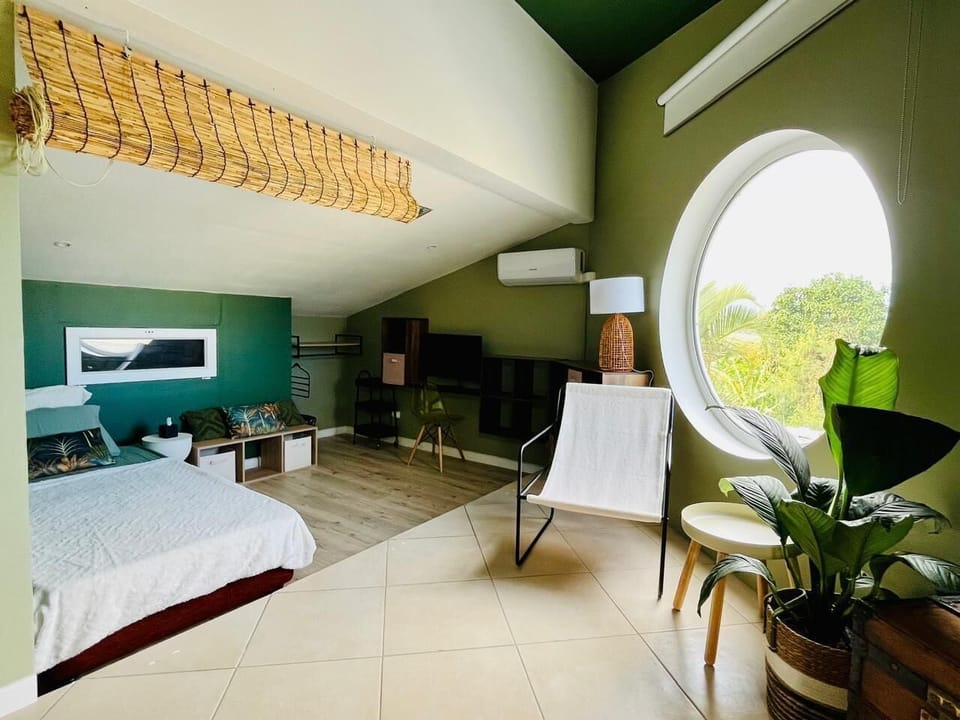 Family Suite | Premium bedding, individually decorated, free WiFi, bed sheets