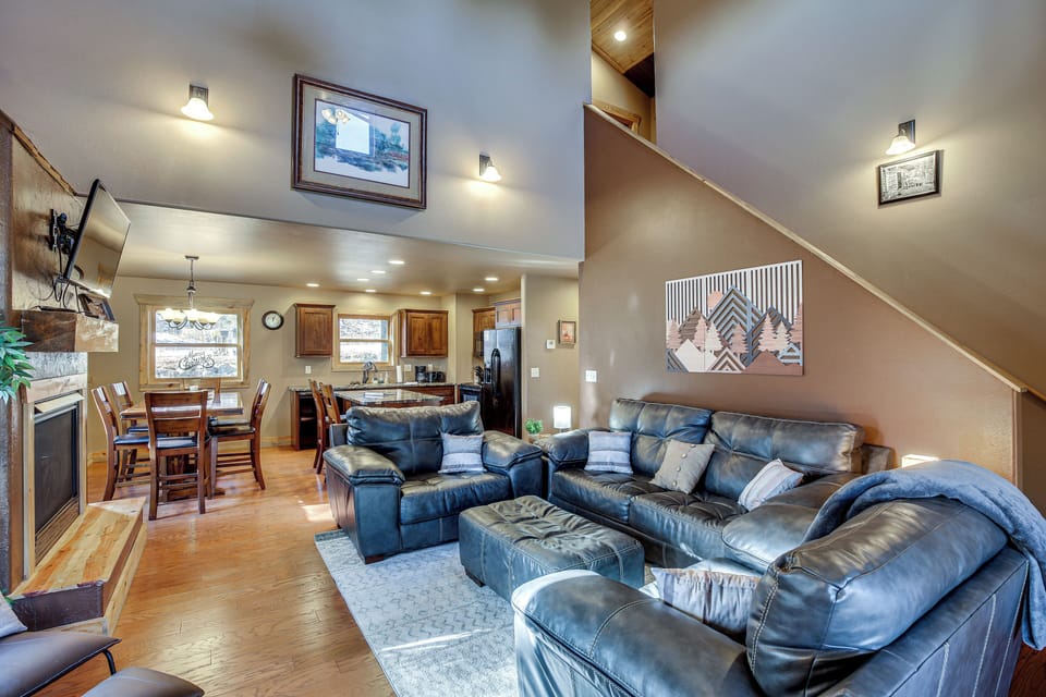 House (6 Bedrooms) | Interior