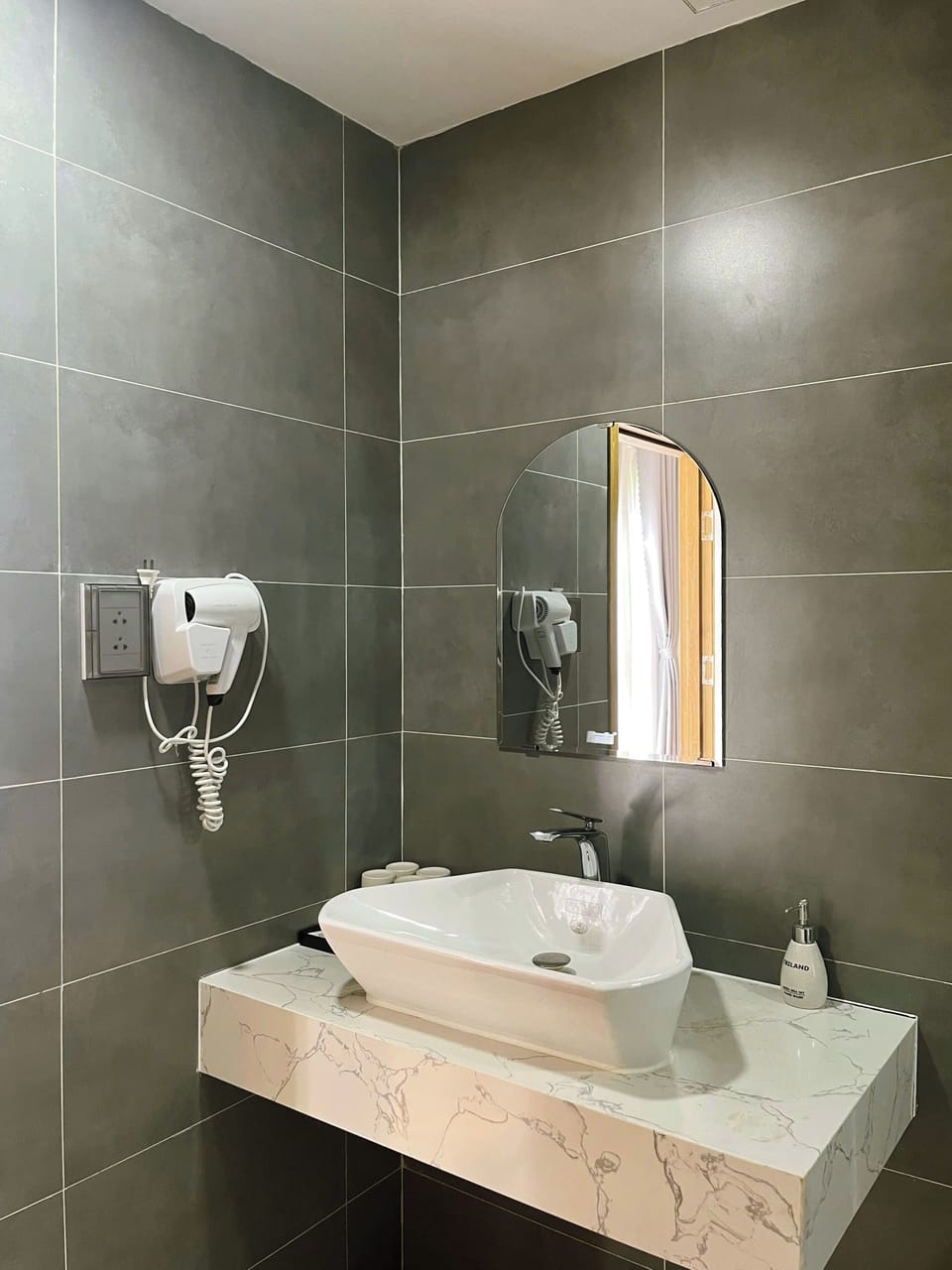 Family Room, 2 Queen Beds, Non Smoking, City View | Bathroom | Shower, hair dryer, slippers, towels