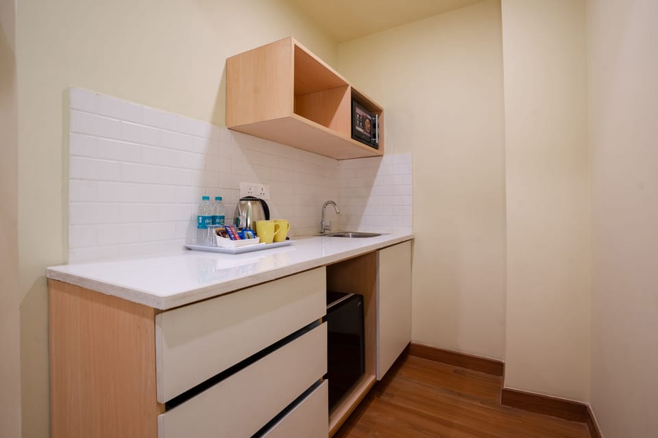 Premium Double Room, 1 King Bed | Private kitchen | Electric kettle