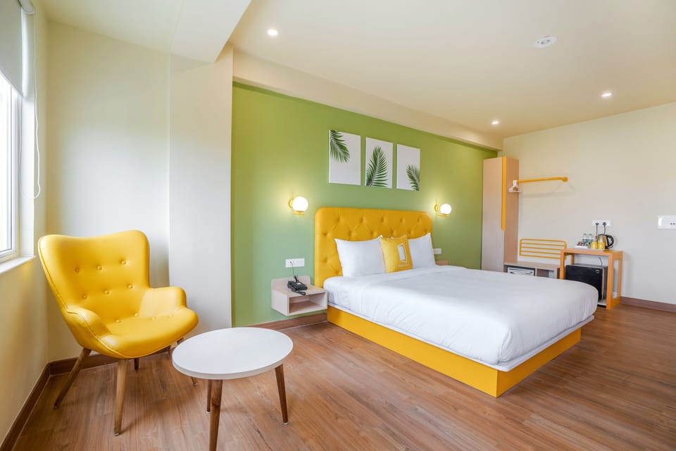 Executive Double Room, 1 King Bed | Premium bedding, minibar, desk, free WiFi