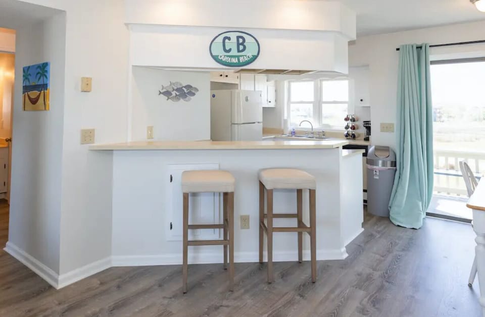 Eat-on bar seating