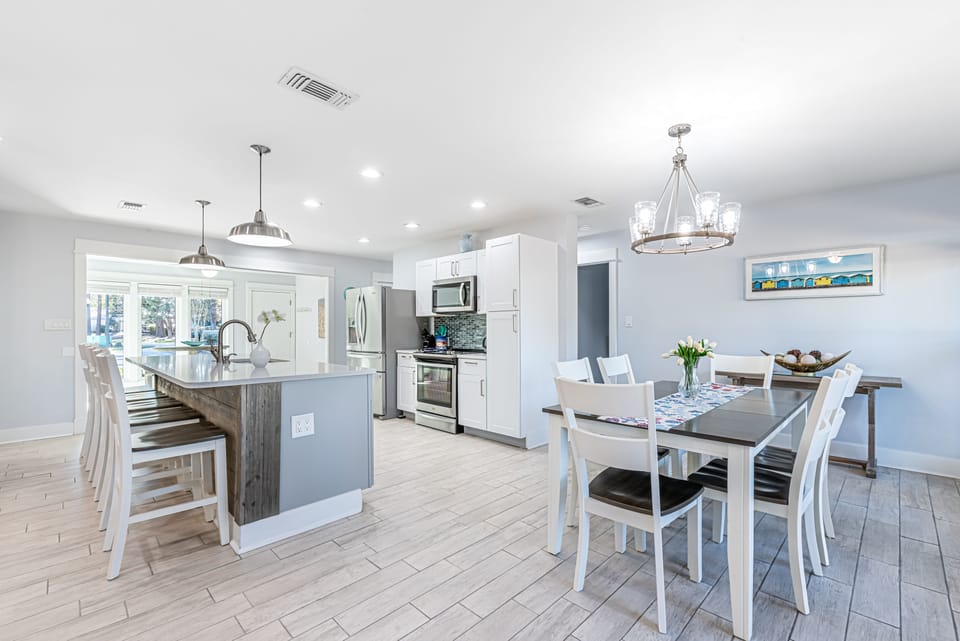 Kitchen & Dining Areas