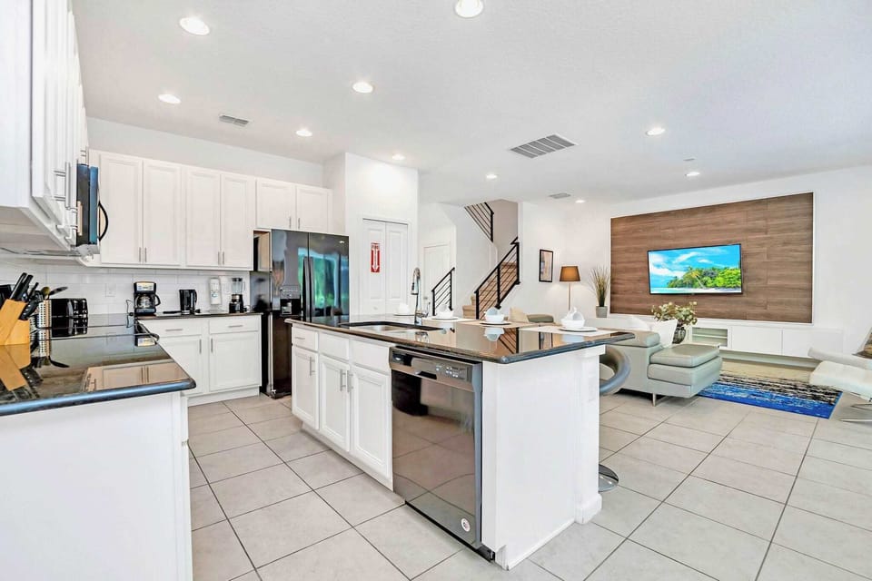 Fully Equipped Chef's Kitchen