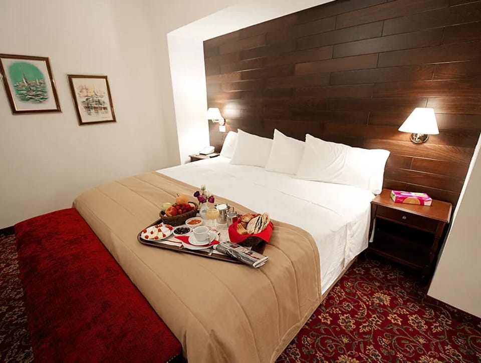 1 bedroom, in-room safe, iron/ironing board, cribs (free)