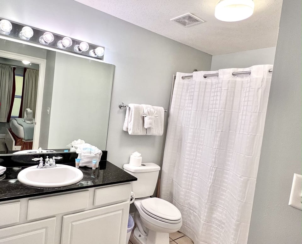 Master Bathroom with Tub/Shower Combo