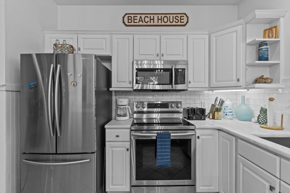 Fully Stocked Kitchen