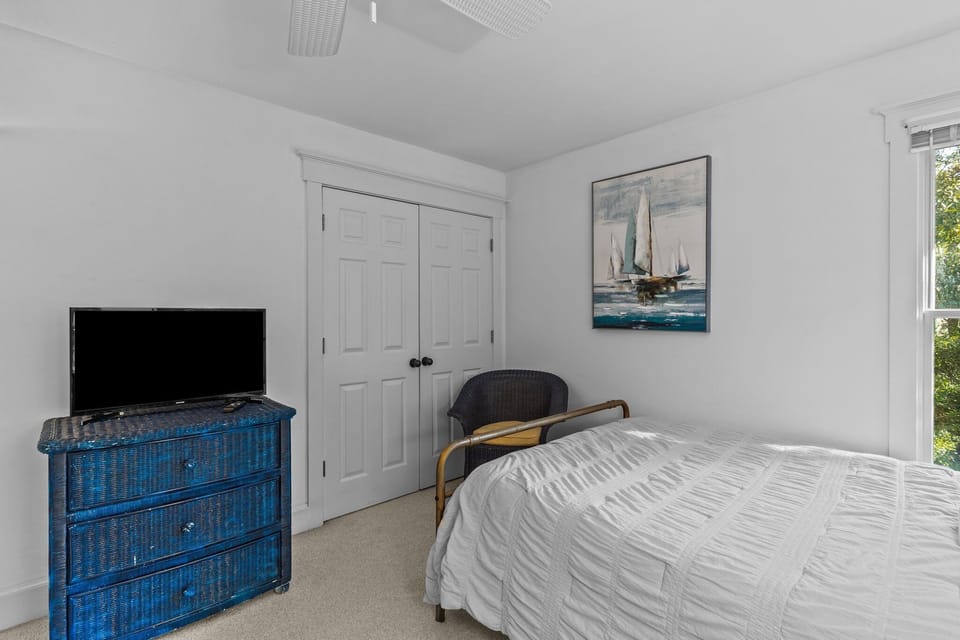 Guest Bedroom #2