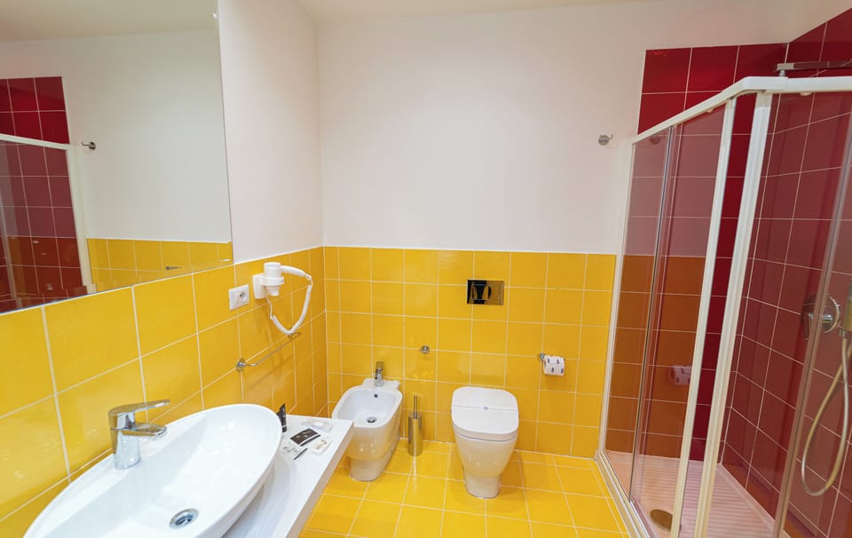 Superior Room, 1 Bedroom, Annex Building | Bathroom | Shower, free toiletries, hair dryer, bidet