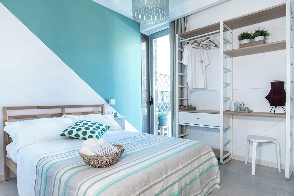 Standard Room, Sea View, Annex Building (Via A. De Gasperi 55) | Desk, bed sheets