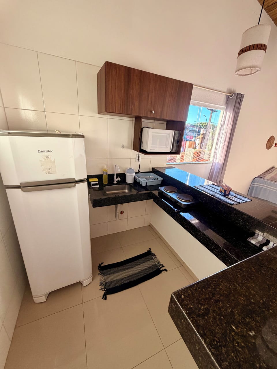 Traditional Studio, Refrigerator & Microwave, City View | Private kitchen | Fridge, cookware/dishes/utensils