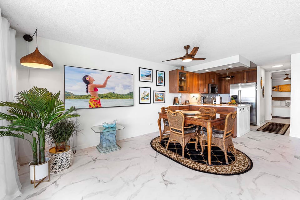 Condo, Multiple Beds (Kona Alii 401) | Private kitchen | Oven, toaster, paper towels