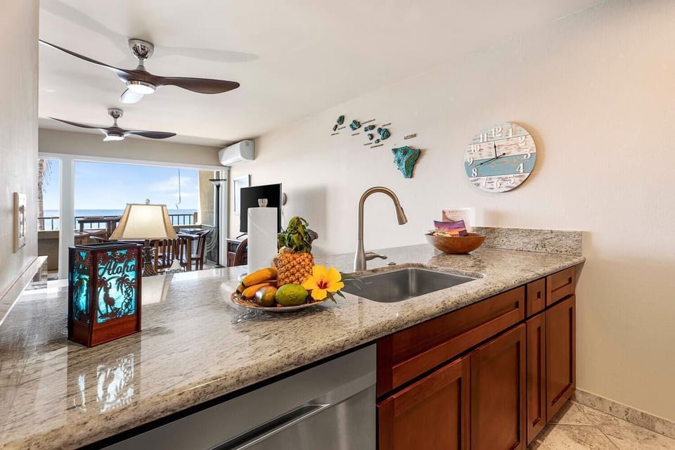 Condo, Multiple Beds (Banyan Tree 301: Oceanfront 2/2 Remod) | Private kitchen | Oven, toaster