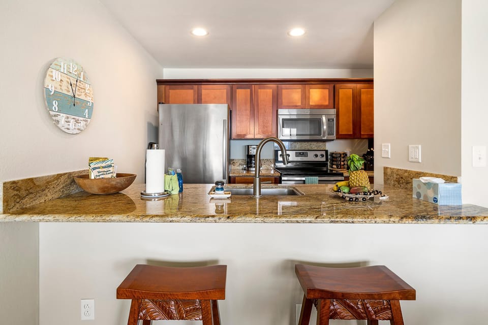 Condo, Multiple Beds (Banyan Tree 301: Oceanfront 2/2 Remod) | Private kitchen | Oven, toaster