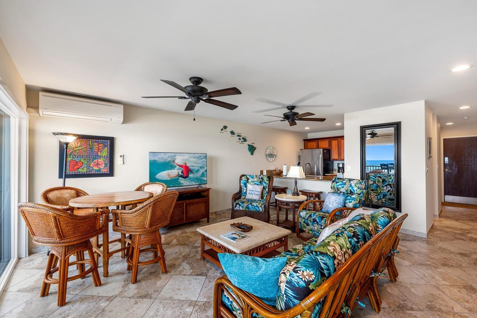 Condo, Multiple Beds (Banyan Tree 301: Oceanfront 2/2 Remod) | Living area