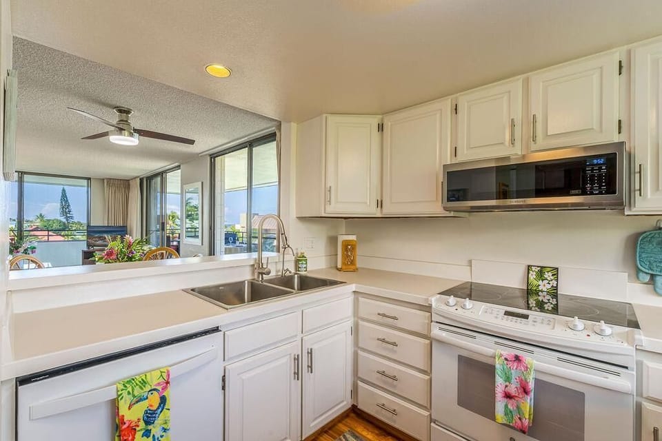 Condo, Multiple Beds (White Sands Village#325) | Private kitchen | Oven, toaster, paper towels