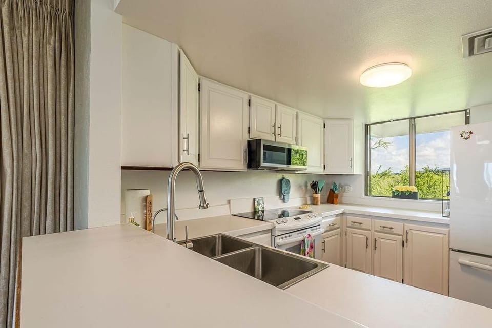 Condo, Multiple Beds (White Sands Village#325) | Private kitchen | Oven, toaster, paper towels