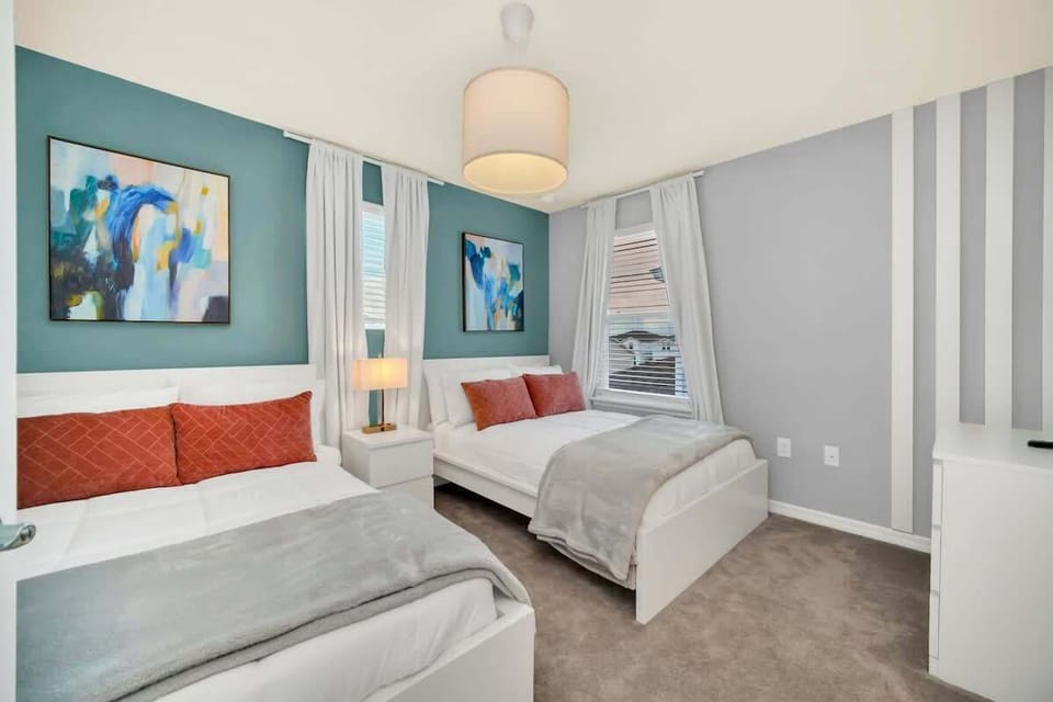 Twin size bedroom