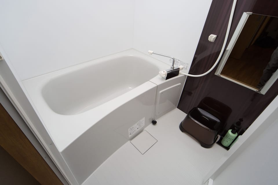 Deluxe Room, Non Smoking (Japanese-Style) | Bathroom | Shower, free toiletries, hair dryer, towels