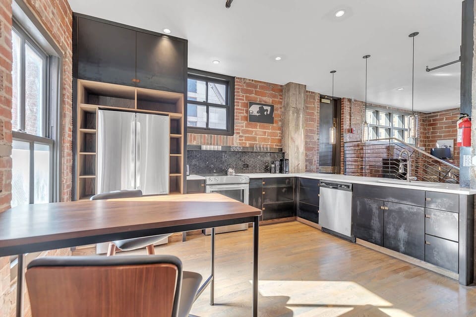 Penthouse Apartment | Private kitchen | Full-size fridge, microwave, stovetop, coffee/tea maker