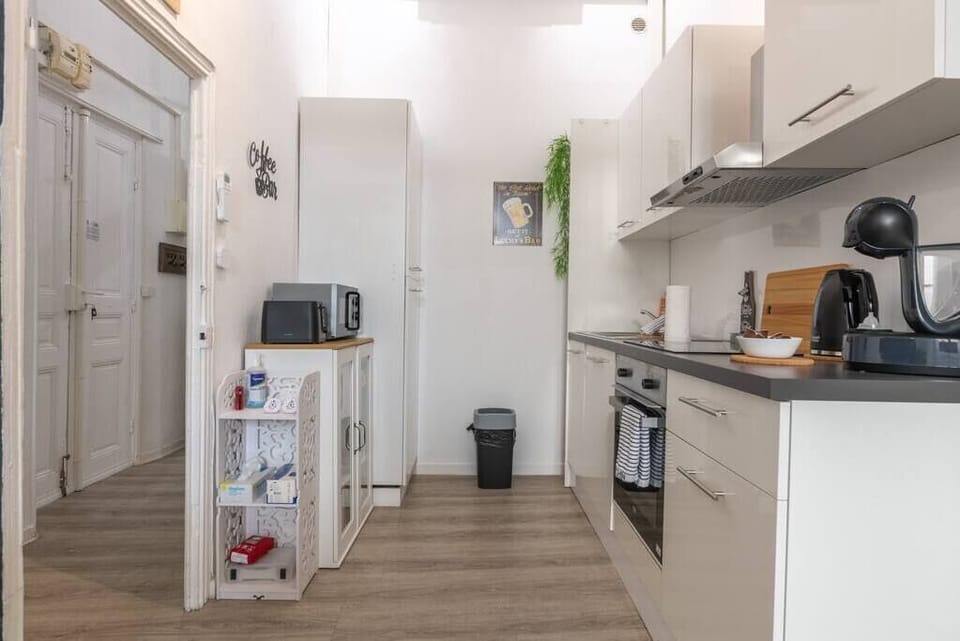 Fully equipped kitchen (1)