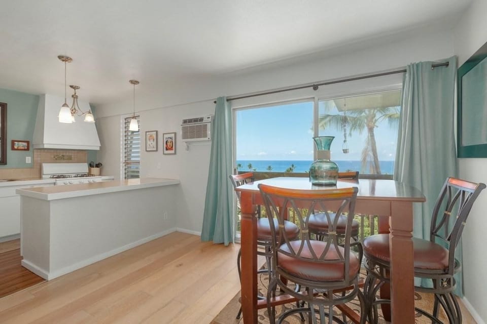 Condo, 1 King Bed (Kona Mansions#309) | Dining