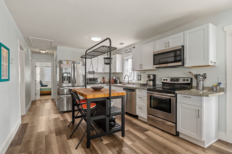 KDH180: Good Vibes Soundside | Kitchen Area- Island Seating for 2