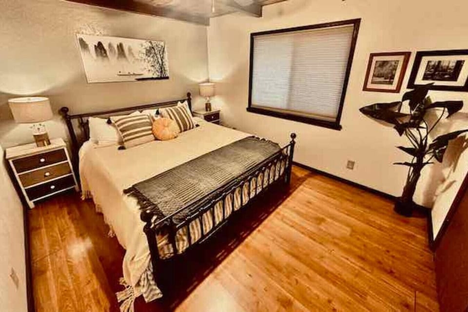 King bedroom 2