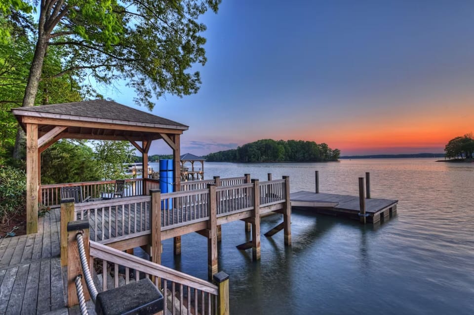 The Homestead dock & cabana are complete with beautiful sunsets.