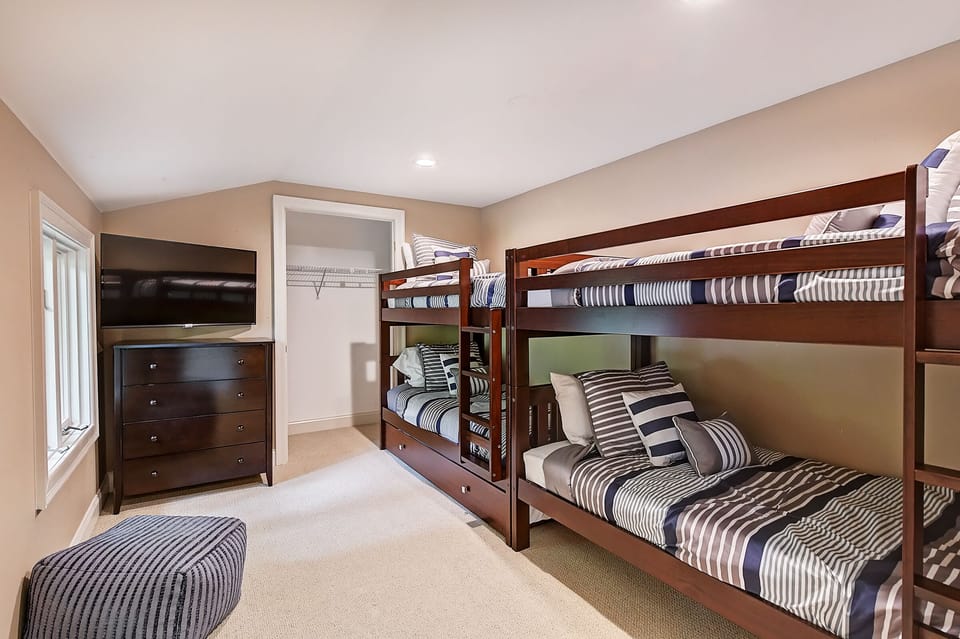 Upper Level Bunk room - 4 twins. Kids Paradise.