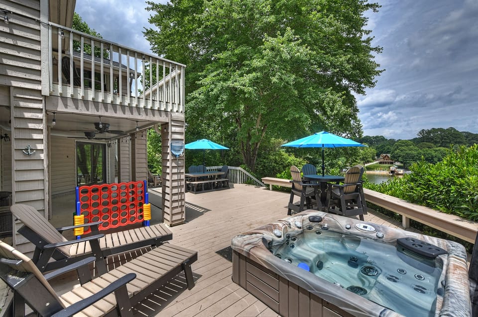 Welcome to Butler Bliss! Experience the hot tub, fabulous deck, and open-air dining all in one! Plus plenty of rooms for games. 