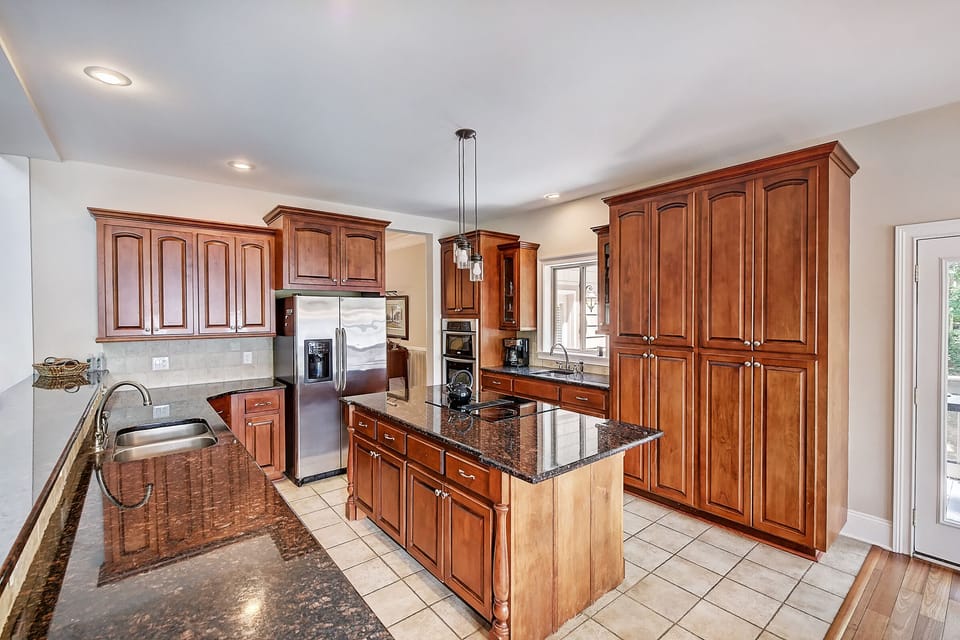 Fully stocked kitchen to prep your groups meals!