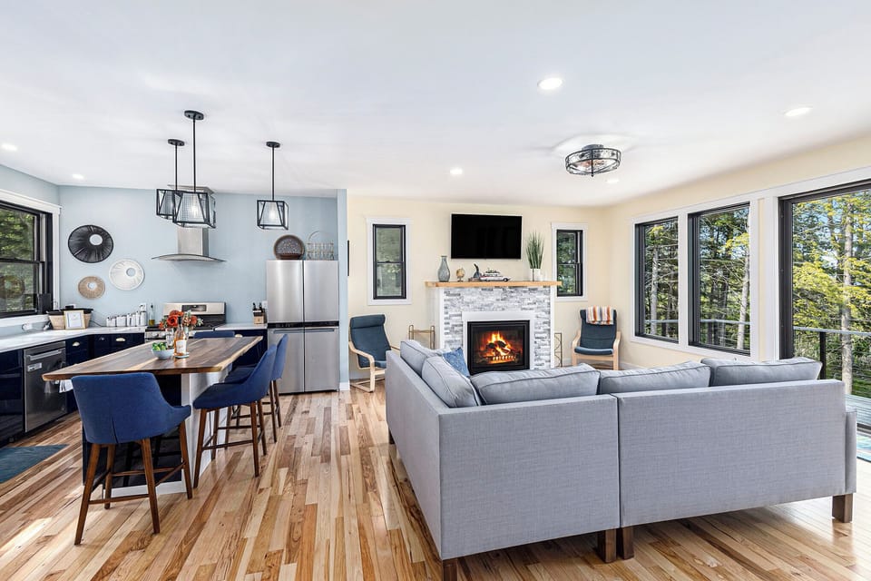 Lake side game room and TV room
