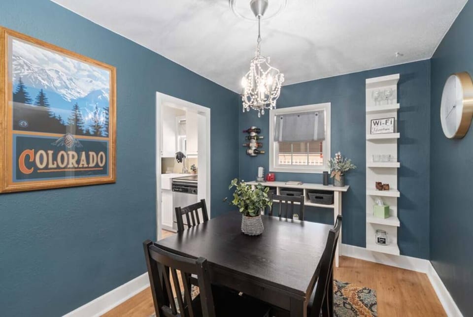 Dining Room (Expandable Table)