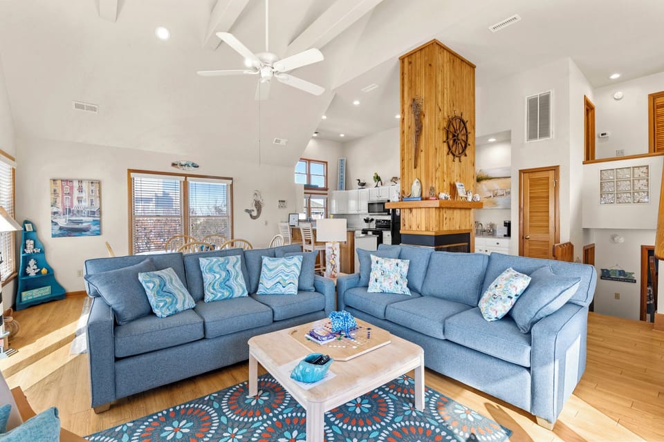 DU02: How Sweet The Sound | Top Level Living Area