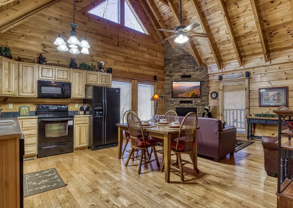 Open layout living space great for entertaining