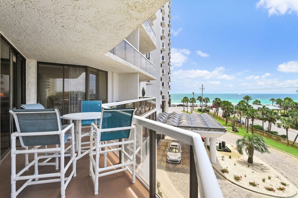 Surfside Resort #208- Emerald Dreams balcony