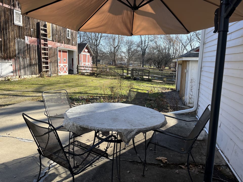 Outdoor dining