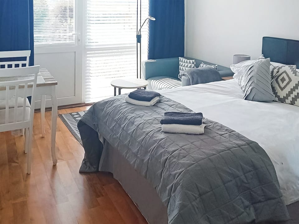 Double bedroom | Hynish House, Branahuie, near Stornoway