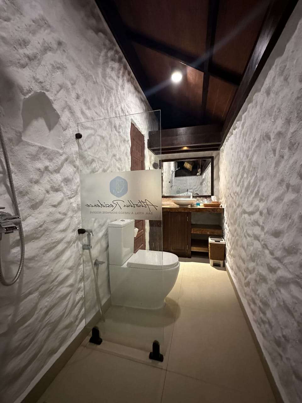 Superior Double Room | Bathroom | Free toiletries