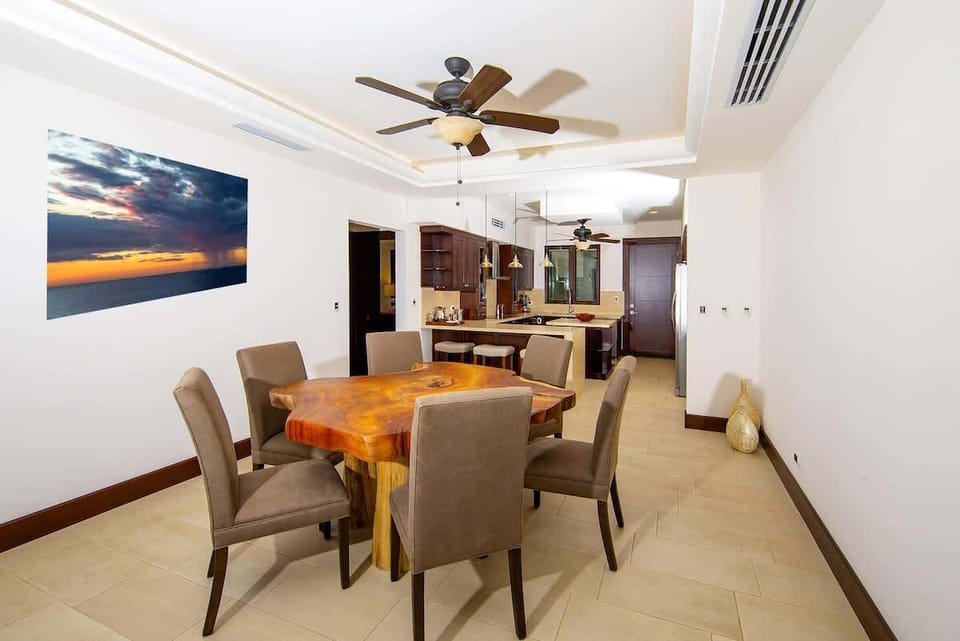 Dining area for 6