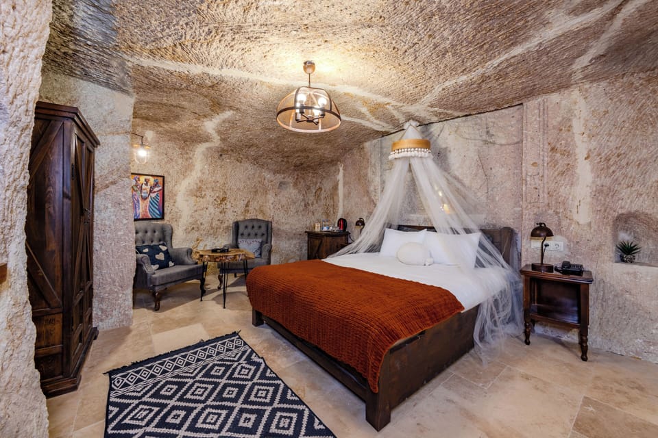 Design Room, Jetted Tub | Premium bedding, memory foam beds, minibar, in-room safe