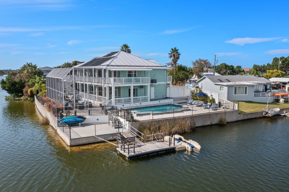 Welcome to Casa Menta! Your time on Florida's Nature Coast awaits.