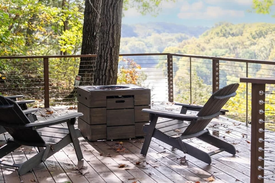 Spend time with family and friend around the fire pit! Fall is just around the corner. 