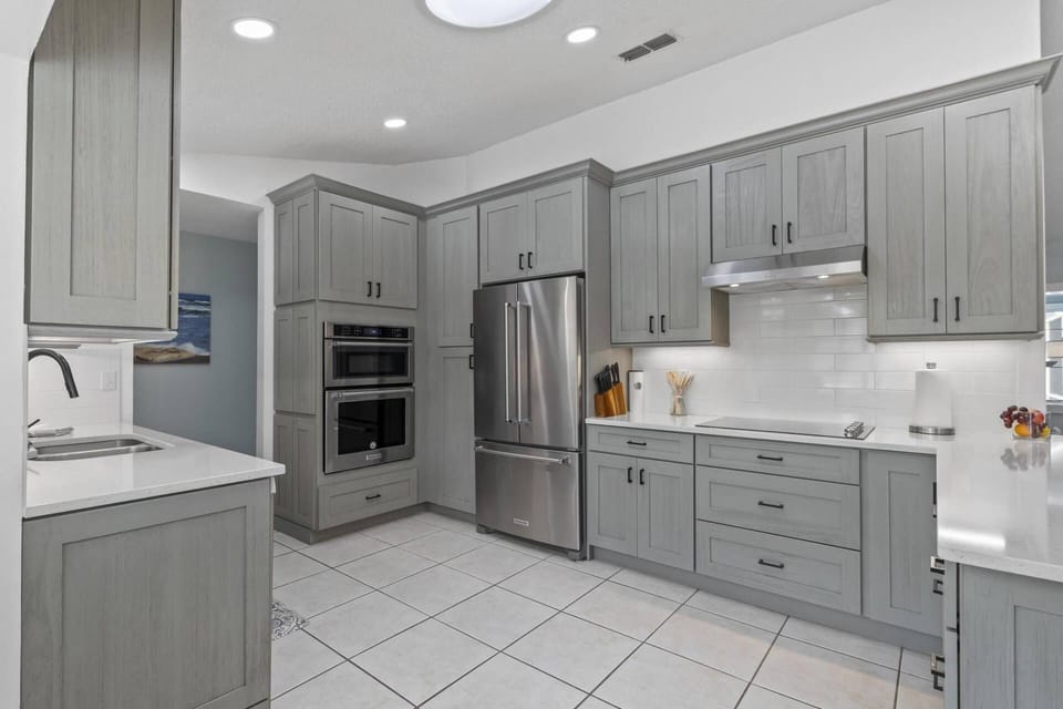 Luxurious Kitchen With Essentials