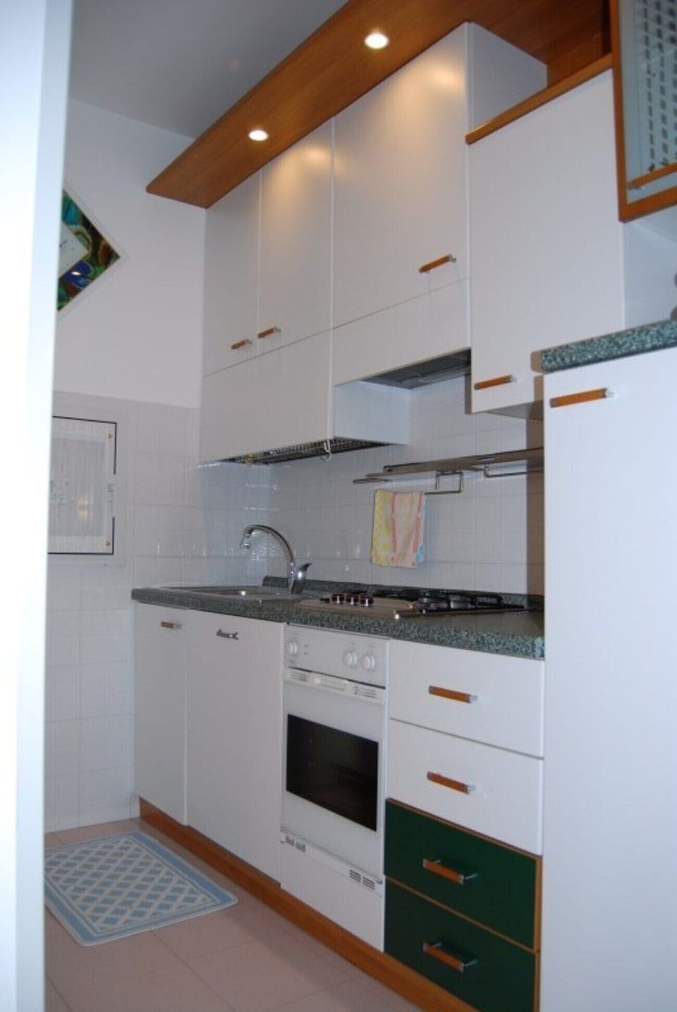 Apartment, 3 Bedrooms, Patio, Garden View | Private kitchen