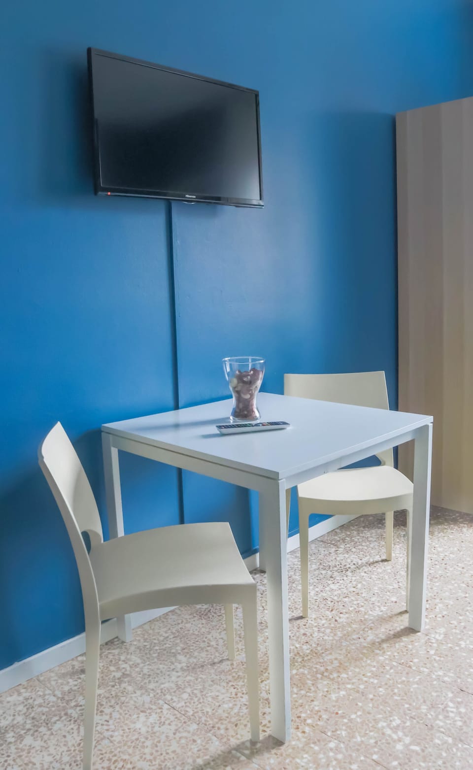 Apartment (5 pax) | Desk, WiFi (free), bed sheets