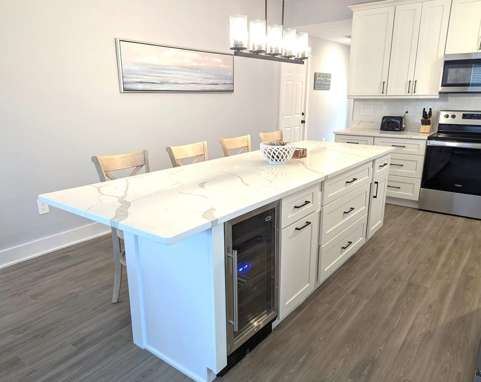 Dual zone beverage refrigerator